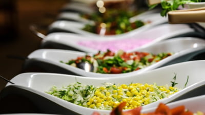 Dieta și exercițiile îmbunătățesc oasele femeilor