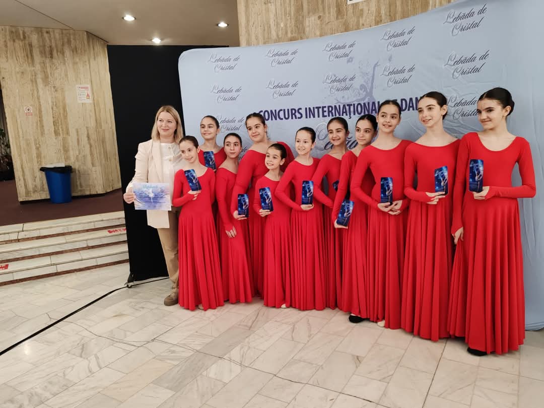 Elevii din Târgoviște strălucesc la „Lebăda de Cristal”