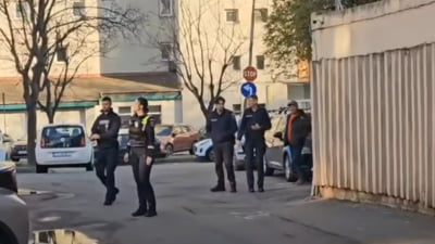 Jaf cu pistol cu bile într-un magazin