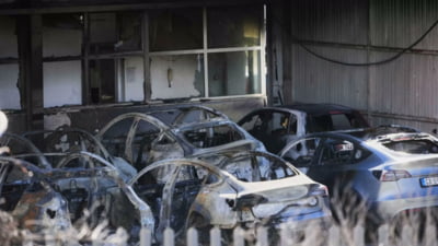 Mașini Tesla incendiate în Italia, reacție Musk
