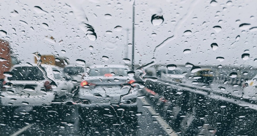 Măsuri pentru siguranța șoferilor în vreme rea