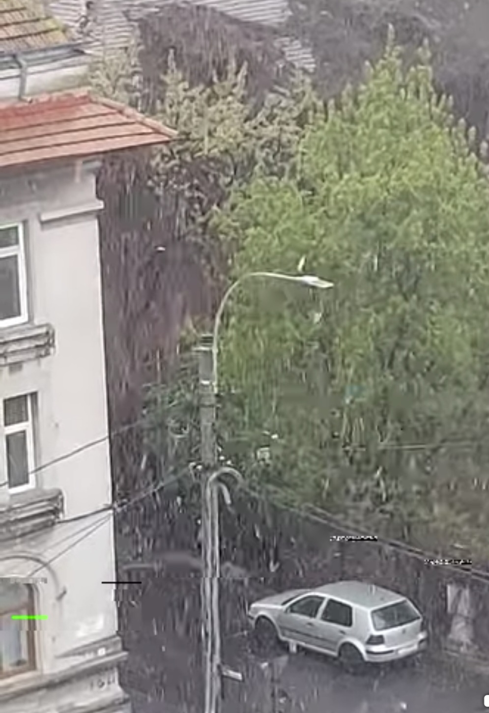 Ninsoare neașteptată în București, 6 aprilie