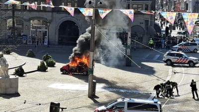Olandez aruncă mașina în aer în Amsterdam