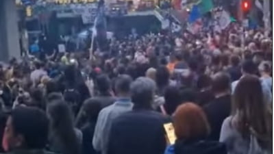Protest masiv împotriva cursurilor online