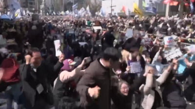 Protest masiv în Coreea de Sud împotriva destituirii