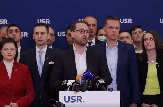Riscurile asumate de USR în alegeri