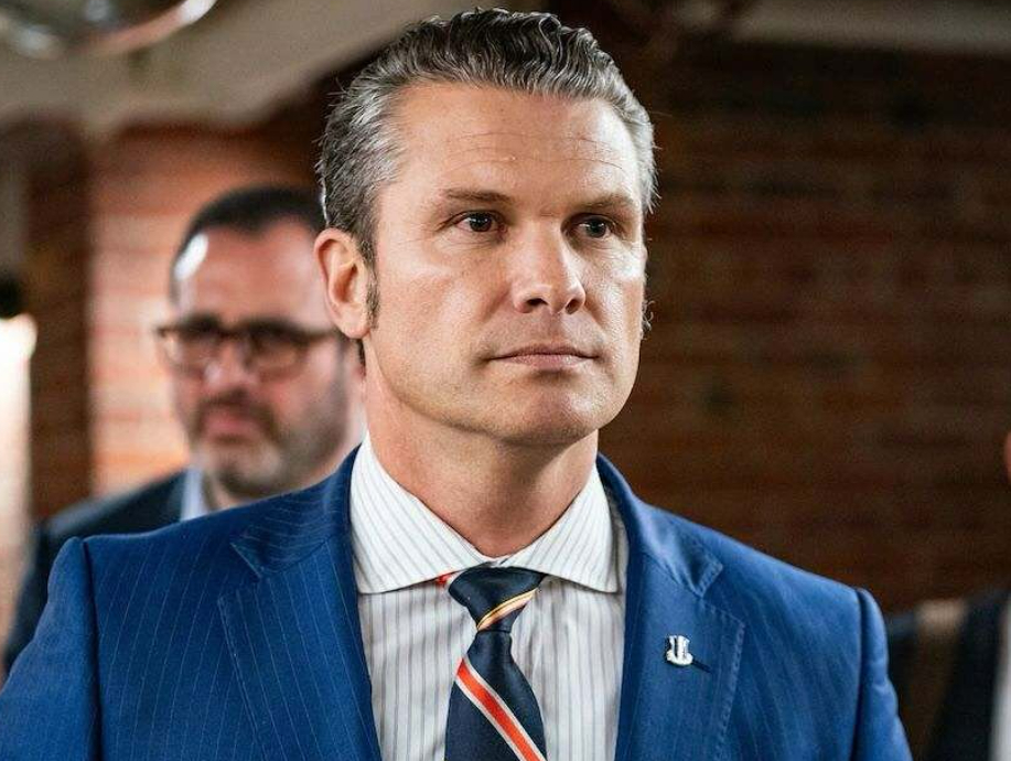 Șeful Pentagonului discută atacuri viitoare