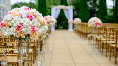 Tânăr fuge cu soacra înainte de nuntă