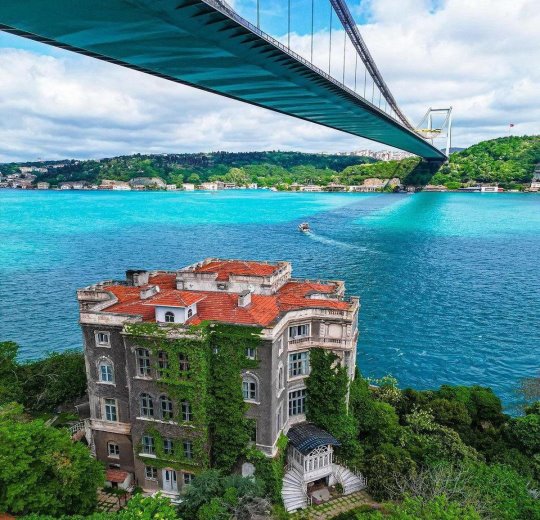 Vilă din Bosfor: 125 mil. dolari! De ce e așa scumpă?