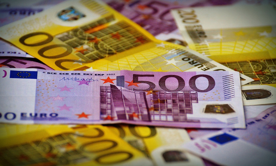 Avertisment financiar: euro peste 5 lei!