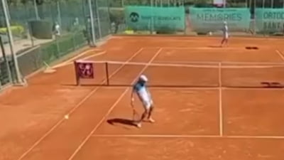 Jucător rus face gesturi obscene pe teren