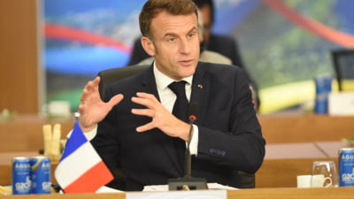 Macron acuză imixtiuni în alegerile românești