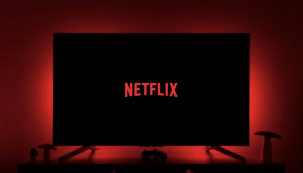 Netflix își schimbă interfața și experiența
