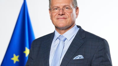 Președinte vrea să ia 100 miliarde euro