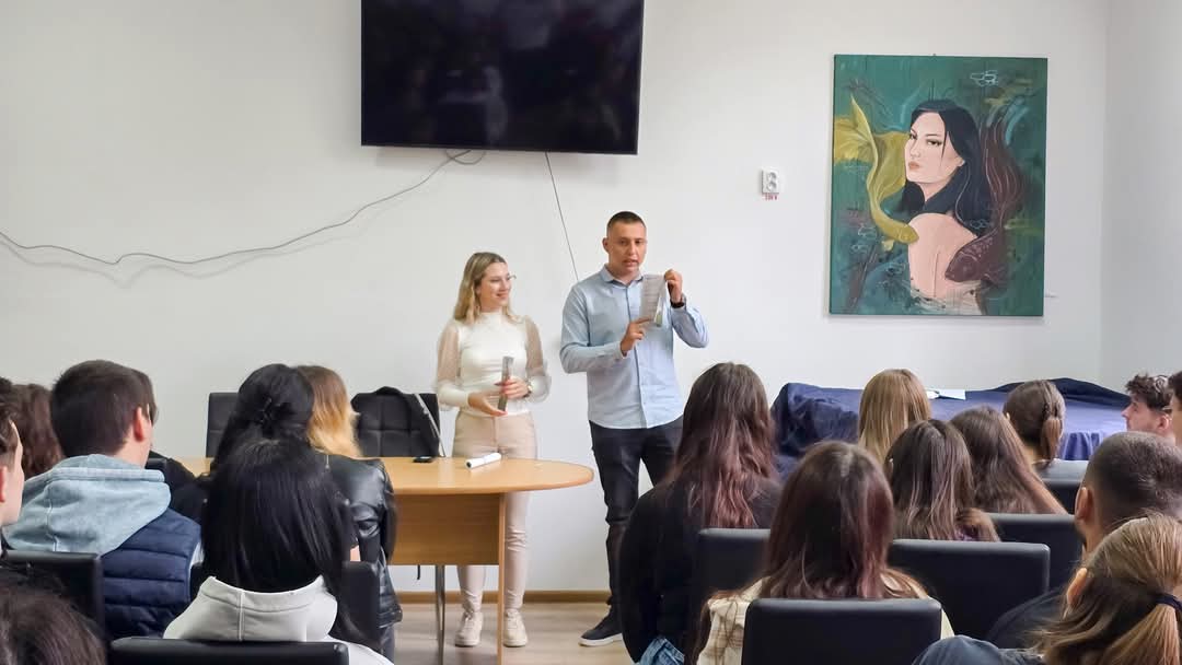 „Valahia On Tour” în liceele din Dâmbovița