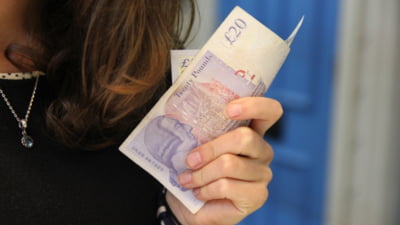 Angajare cu salariu de 60.000 lire/an