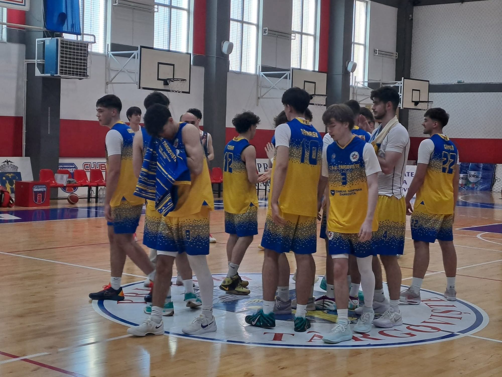 CSU Târgoviște joacă cu Leii București