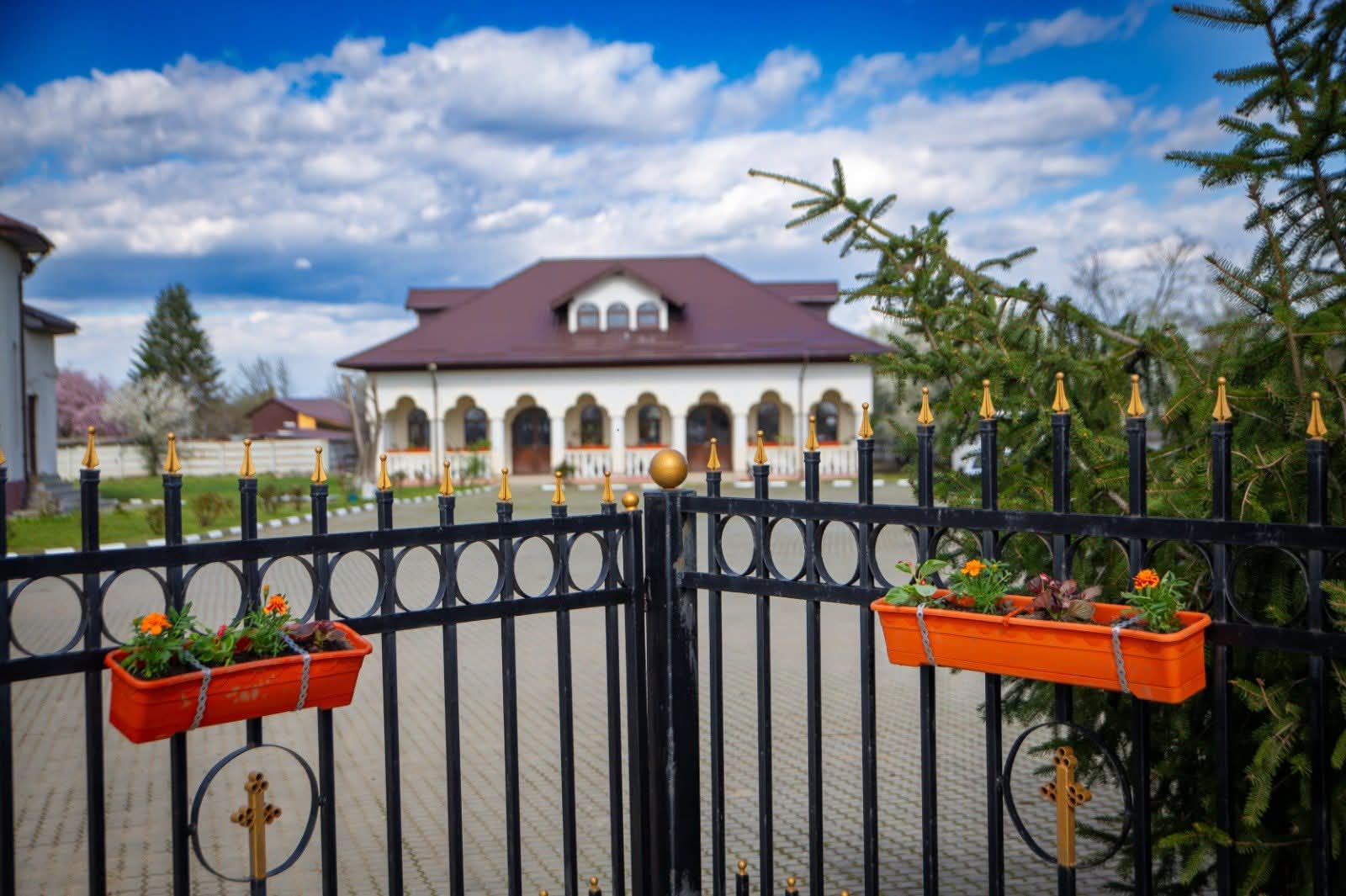 Culoare și liniște de Paște la Titu