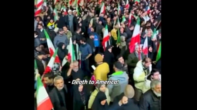 Iranienii protestează și ard drapelele SUA și Israel