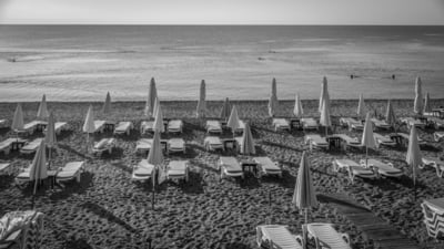 Scădere drastică a turiștilor pe litoral