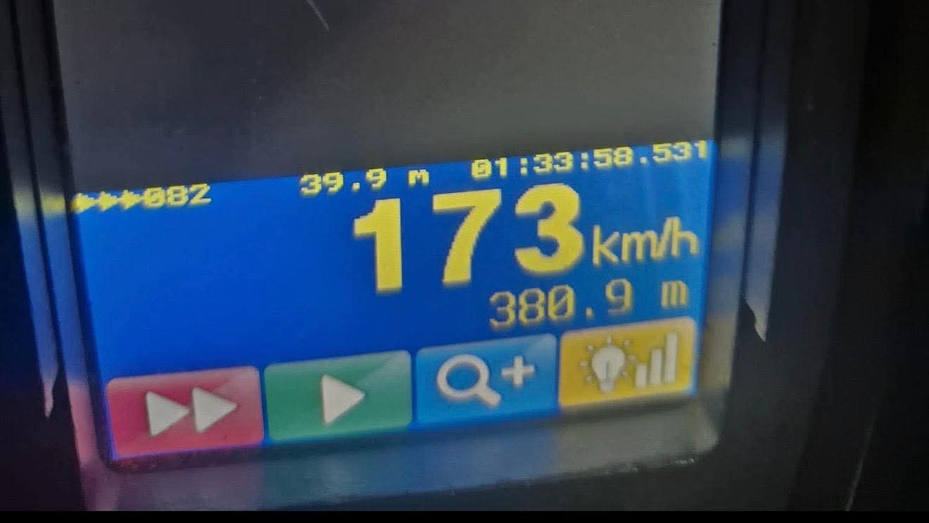 Tânăr prins conducând cu 173 km/h