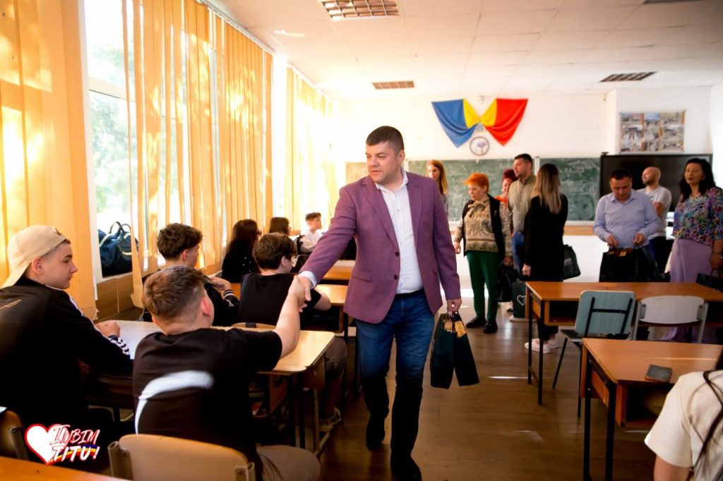 1 Iunie la Titu: bucurie și cadouri pentru copii