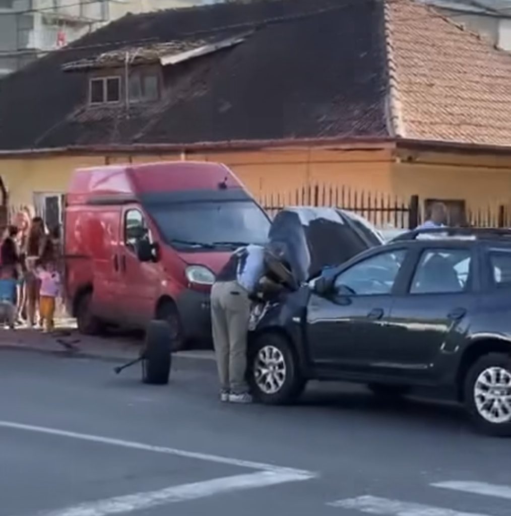 Accident grav pe DN 71: Cinci răniți