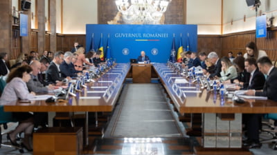 Angajații cer prime de 15.000 lei lui Bolojan