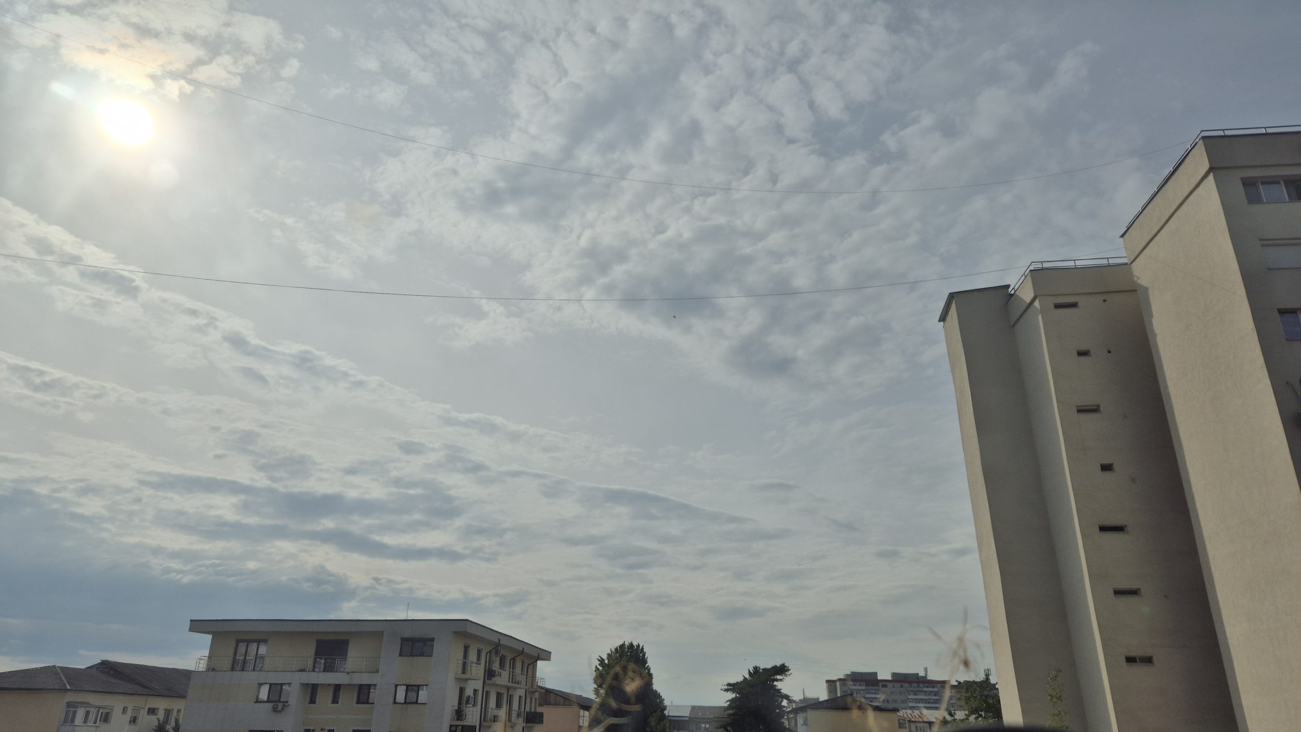 Atenționare meteo: ploi și vânt sănătos