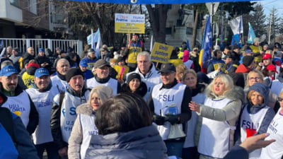 Bugetarii care ar putea primi bani în plus