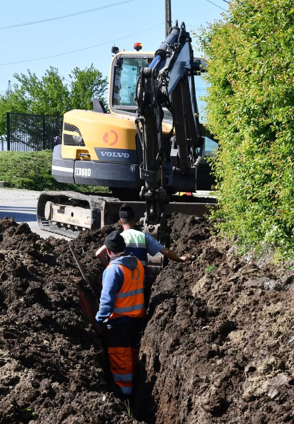 Canalizarea avansează în Colacu!