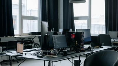 Companie IT concediază 300 de angajați