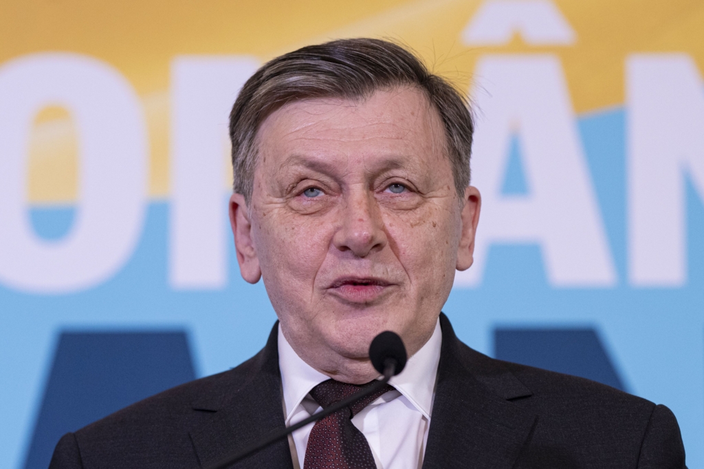 Crin Antonescu, încântat după căderea Guvernului