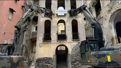Demolarea palatului mafiei napolitane
