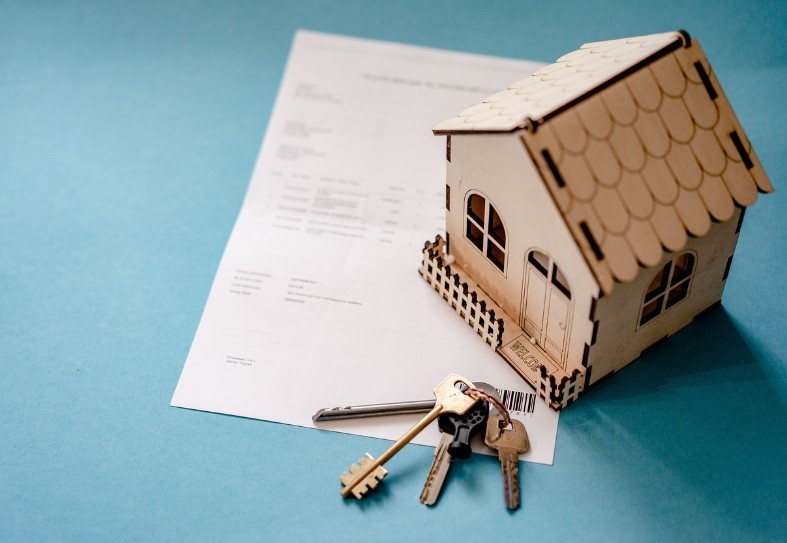 Deprecierea leului afectează românii cu credite