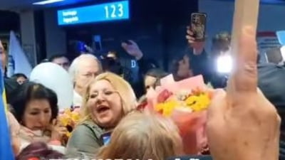 Diana Șoșoacă, blocaj la aeroportul Otopeni