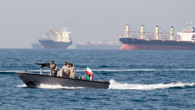 Iranul impune reguli pentru Strâmtoarea Ormuz