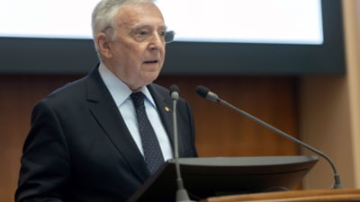 Isărescu: „Cursul euro nu e artificial”