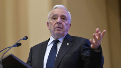 Leul se depreciază grav în criza politică