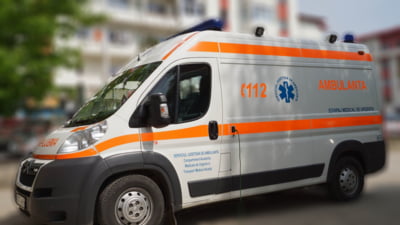 Lift căzut, 7 persoane implicate, răniți