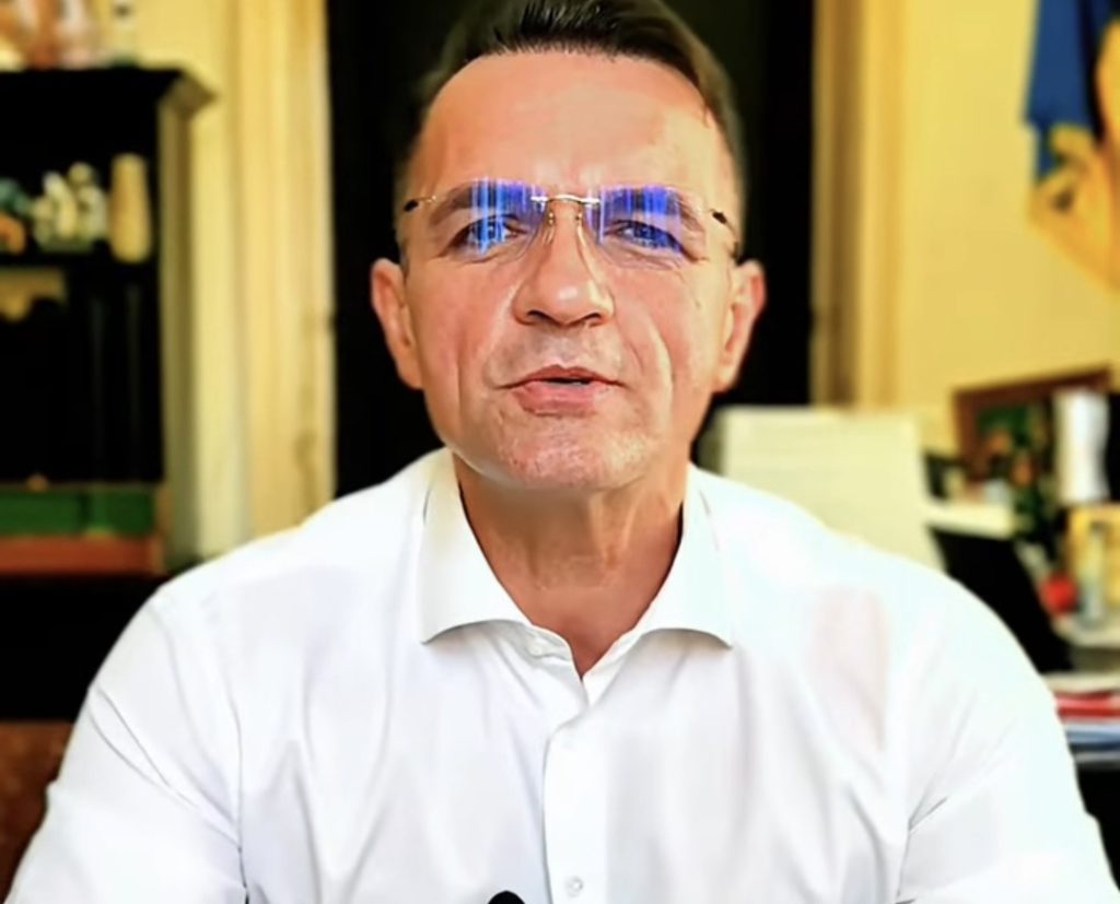 Lucrări la baza sportivă din Târgoviște!