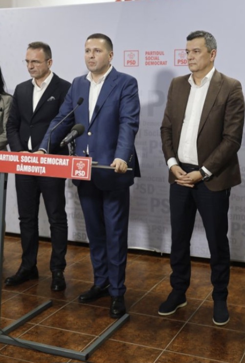 Moțiunea de cenzură a fost adoptată