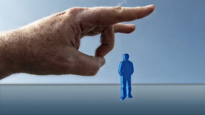 O corporație de top își concediază HR-ul