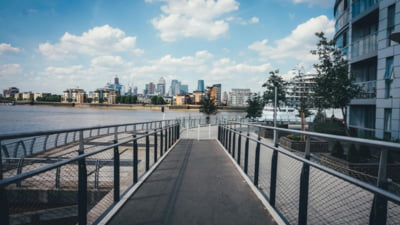 Prețurile locuințelor au scăzut semnificativ