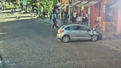 Șofer intră în pietoni în Modena - VIDEO