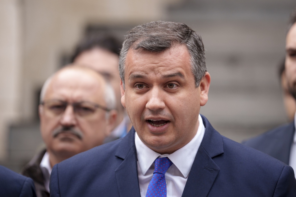„Soluții politice pentru criză: coaliție”