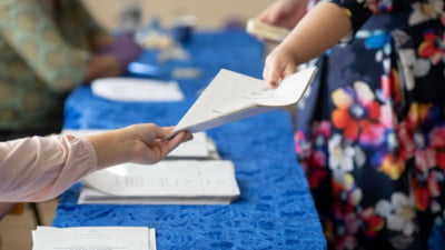 Sondaj: Românii susțin alegeri anticipate