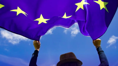 Steagul UE a fost reinstalat la Parlamentul Ungariei