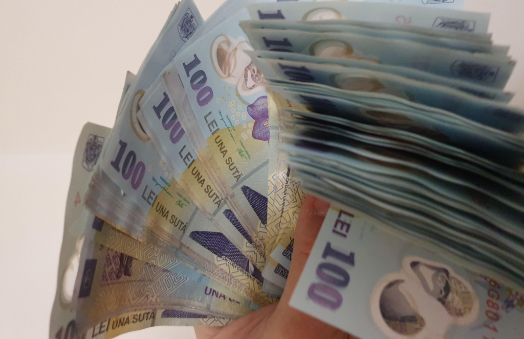 "Superleul: Falsificatorul de 100 de lei"