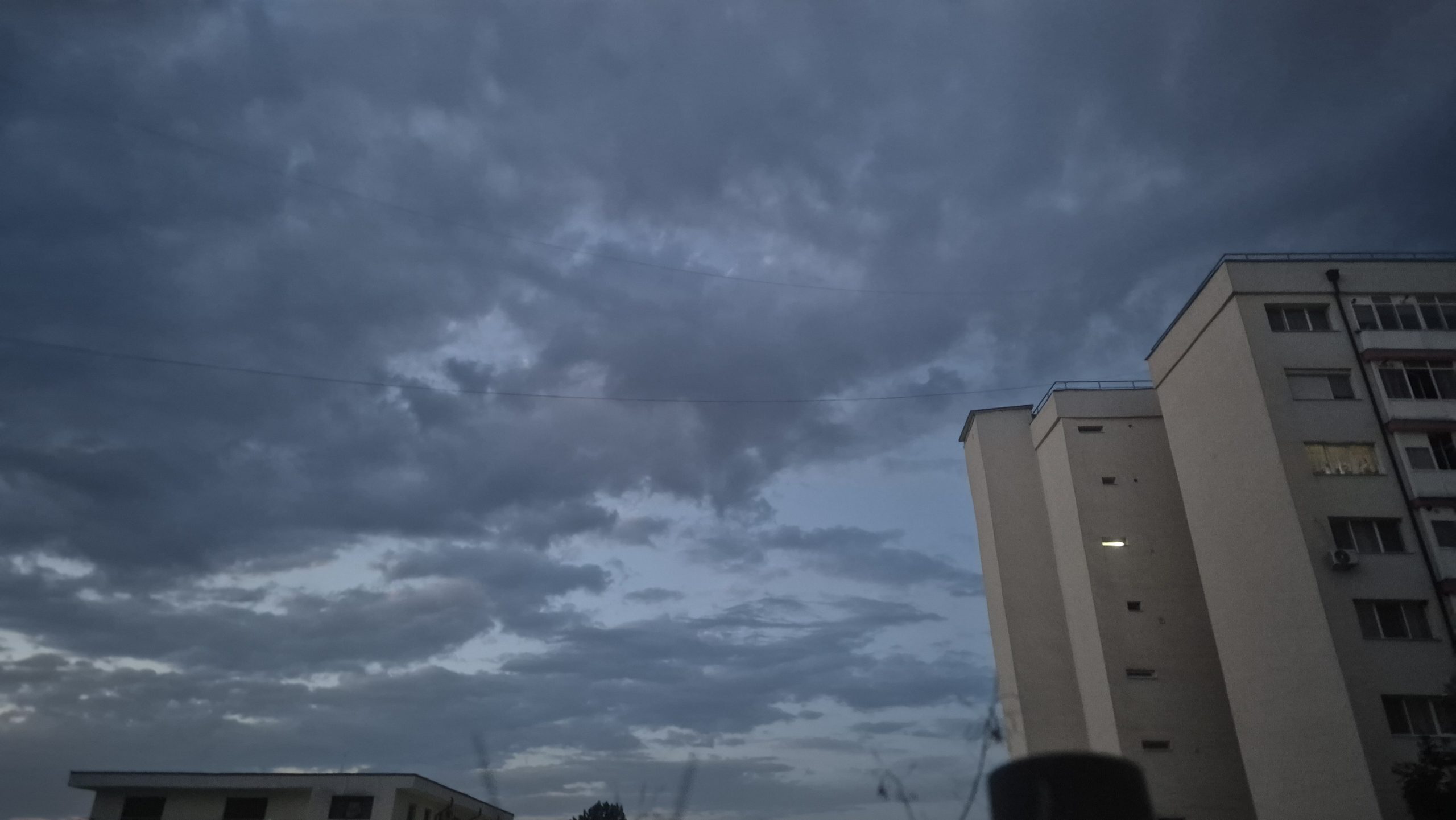 Vreme instabilă: ploi și vijelii în țară